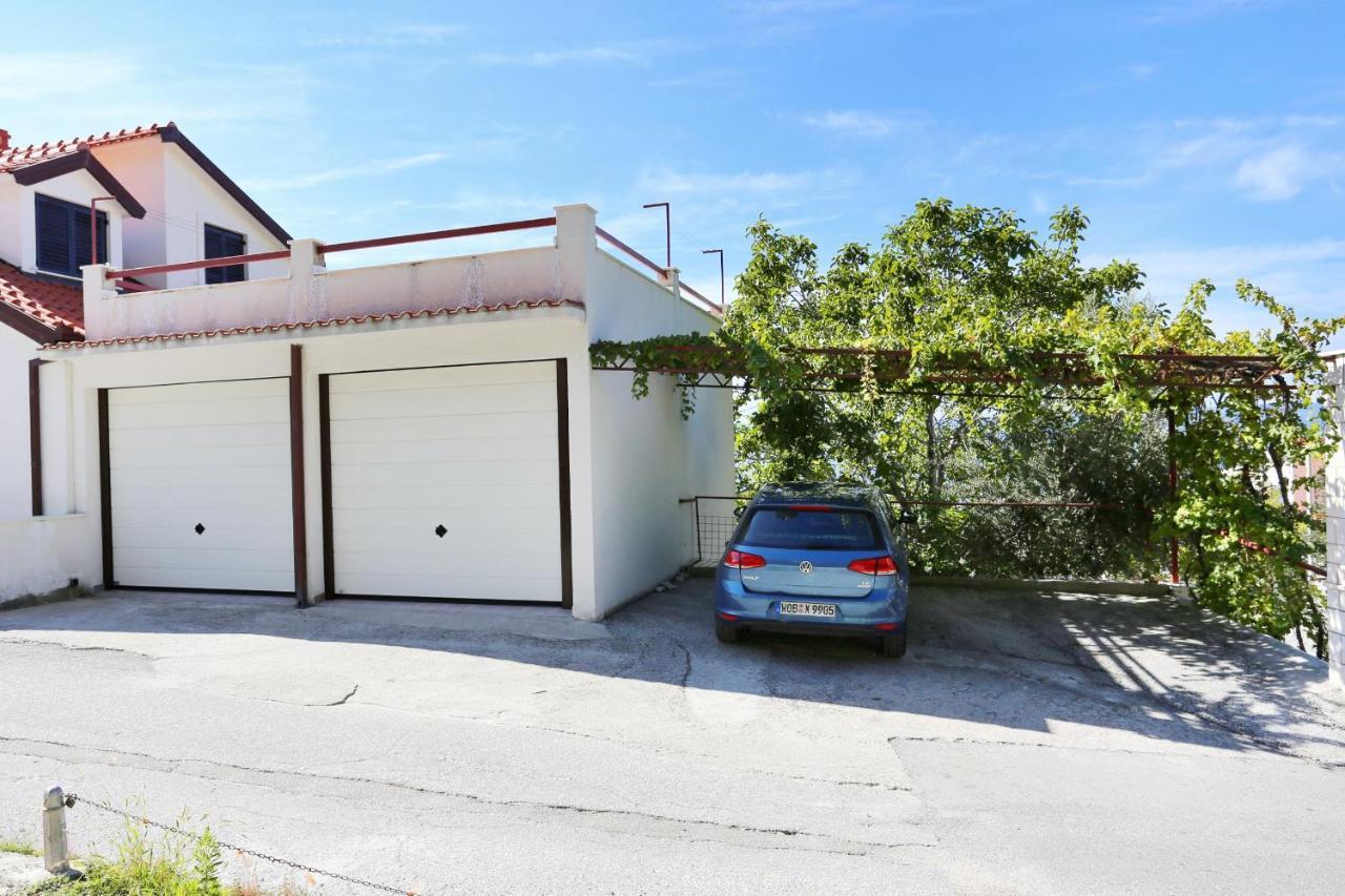 Apartments By The Sea Pisak, Omis - 1014 Bagian luar foto