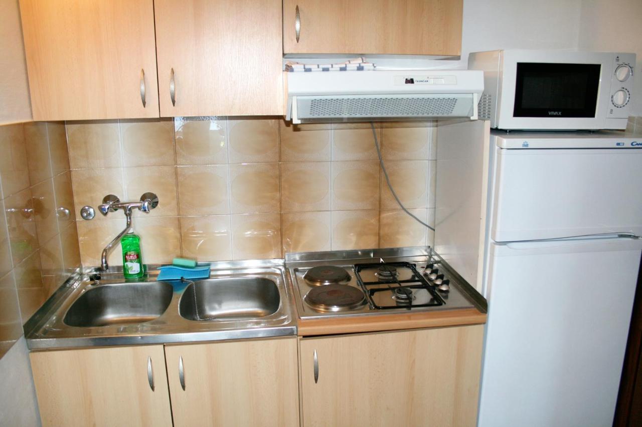 Apartments By The Sea Pisak, Omis - 1014 Bagian luar foto