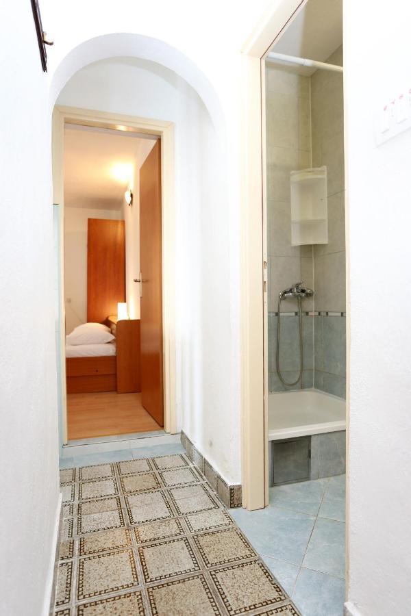 Apartments By The Sea Pisak, Omis - 1014 Bagian luar foto