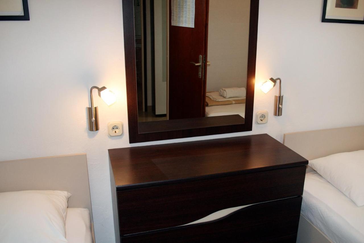 Apartments By The Sea Pisak, Omis - 1014 Bagian luar foto