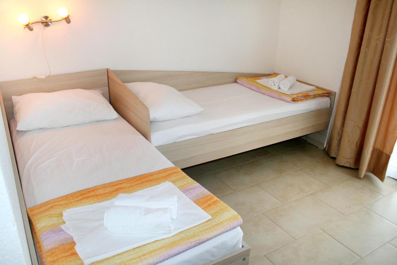 Apartments By The Sea Pisak, Omis - 1014 Bagian luar foto