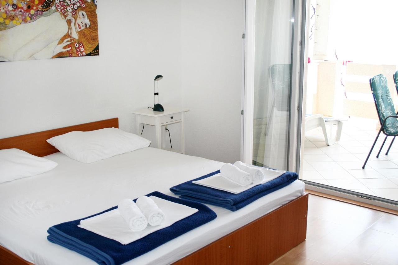 Apartments By The Sea Pisak, Omis - 1014 Bagian luar foto
