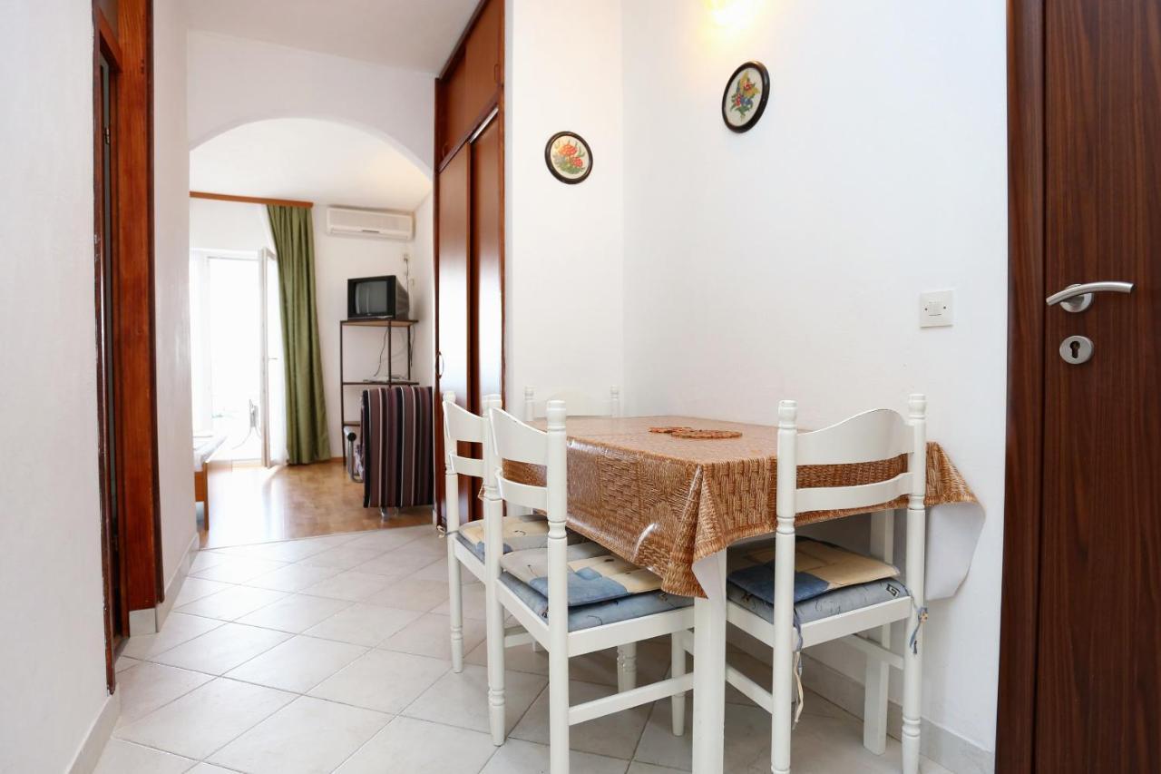 Apartments By The Sea Pisak, Omis - 1014 Bagian luar foto