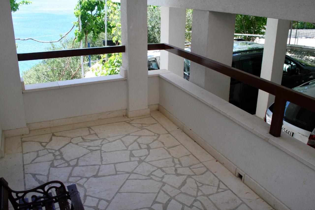 Apartments By The Sea Pisak, Omis - 1014 Bagian luar foto