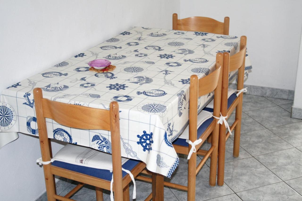 Apartments By The Sea Pisak, Omis - 1014 Bagian luar foto