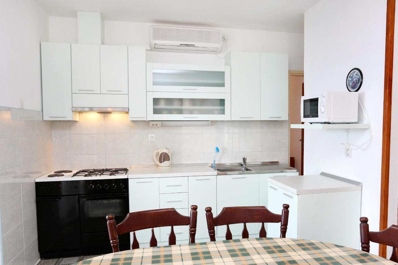 Apartments By The Sea Pisak, Omis - 1014 Bagian luar foto
