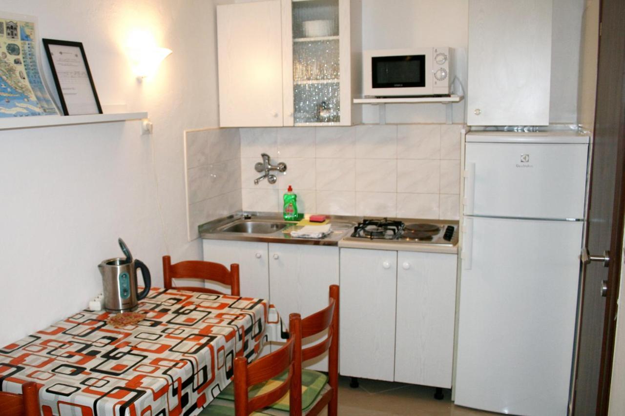 Apartments By The Sea Pisak, Omis - 1014 Bagian luar foto
