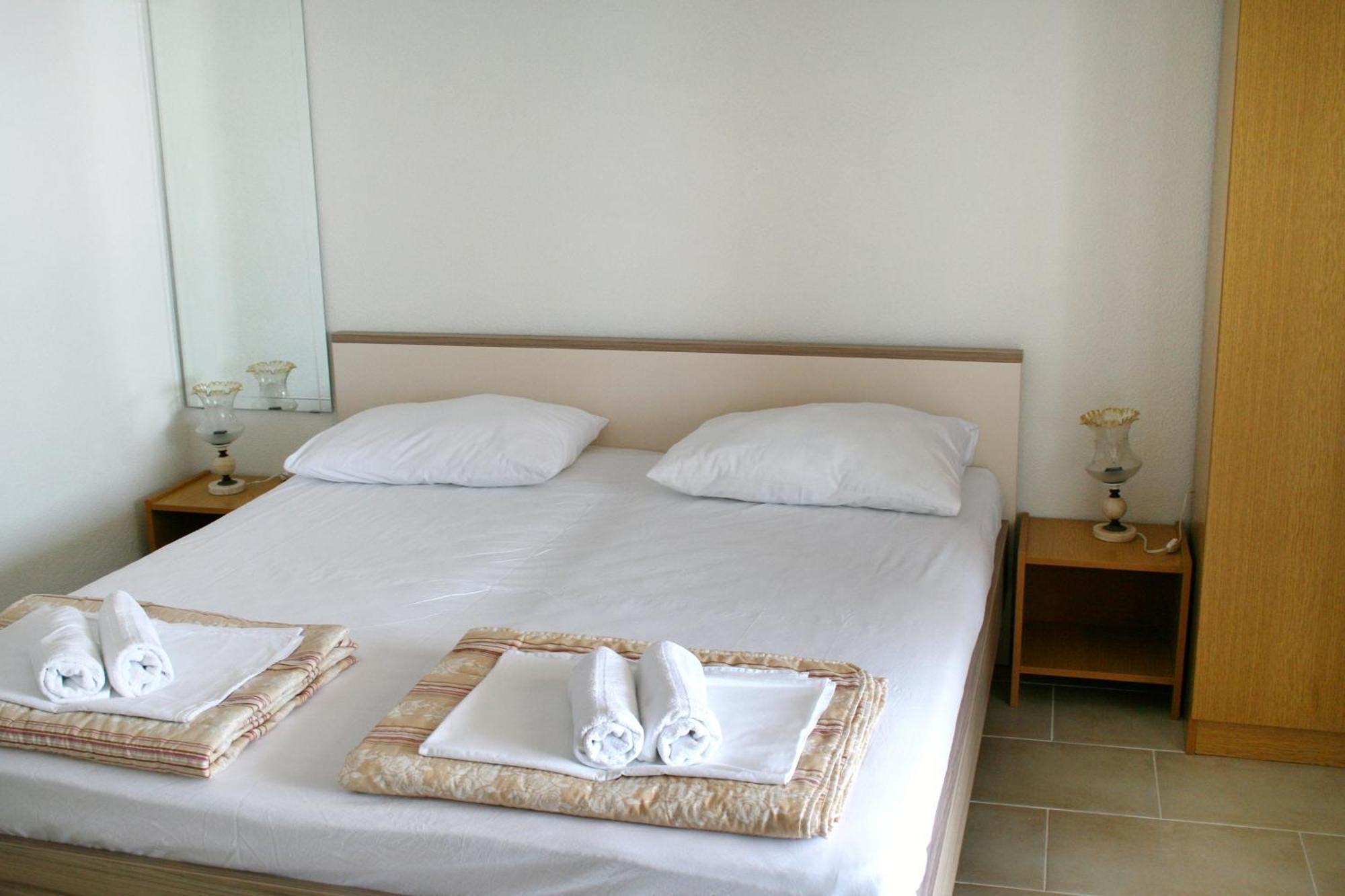 Apartments By The Sea Pisak, Omis - 1014 Ruang foto