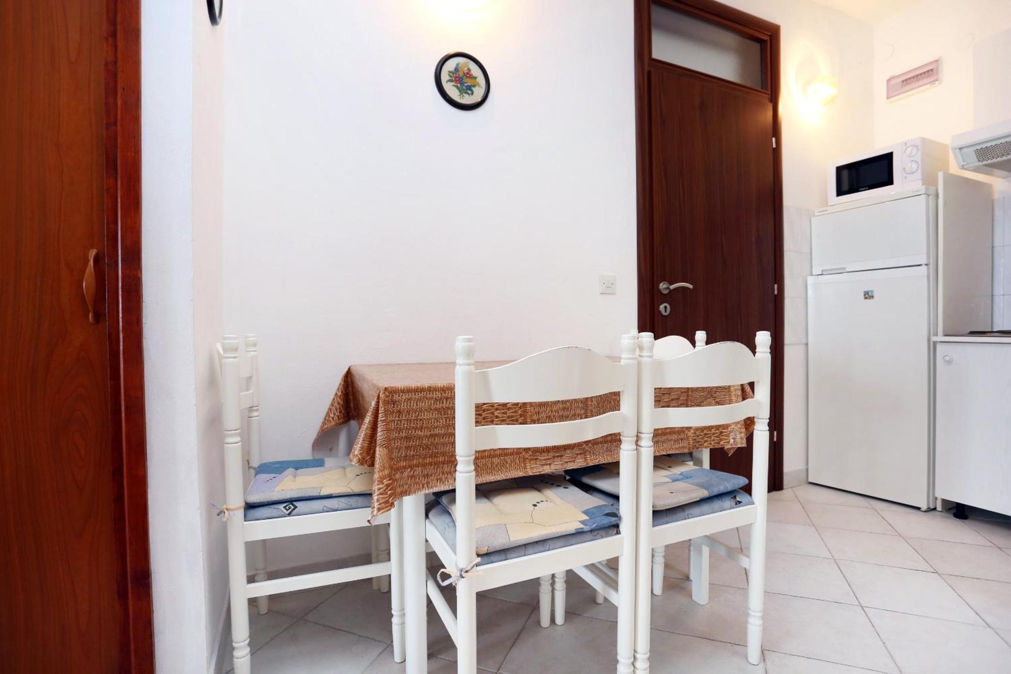 Apartments By The Sea Pisak, Omis - 1014 Ruang foto